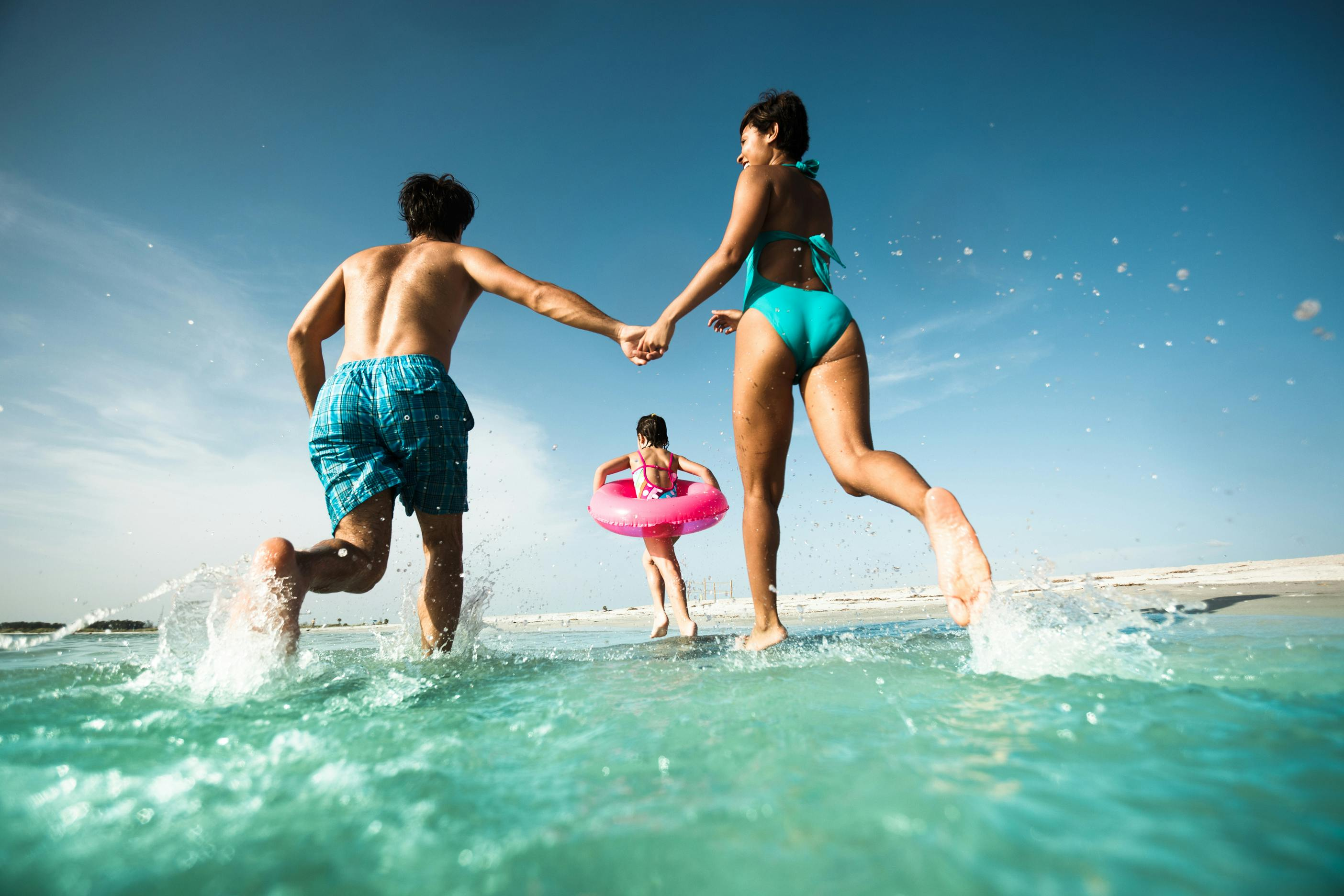 Kissimmee: Clearwater Beach Bus Express - Photo 1 of 3